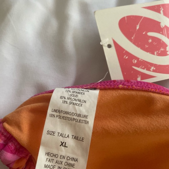 Nwt Wurl bathing suit top X-Large colors pink, orange & white - Picture 3 of 5